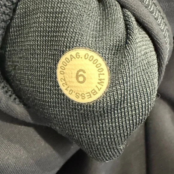 LULULEMON Wunder Train High Rise Bike‎ Shorts size 6 inseam 6" True Navy - Picture 7 of 7